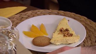 Limonentarte mit Haselnuss-Krokant Eis