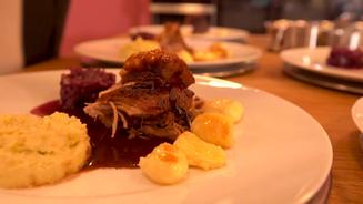 Fränkisches Schäufele mit Rotkohl