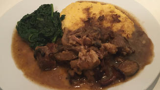 Kalbsbäckchen-Pilz-Bier-Eintopf