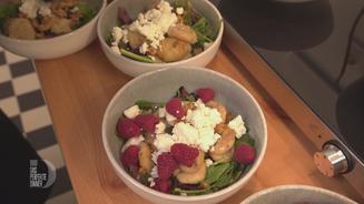 Salbei-Walnuss-Gnocchi mit Sommersalat