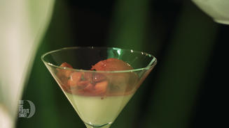 Sorbet und Kompott von Erdbeeren