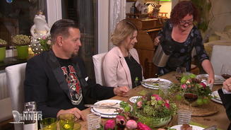 Sandra bringt ihre Gäste zum Kichern