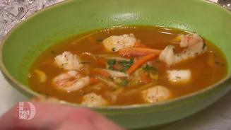  Fischsuppe mit Tomatenbrot