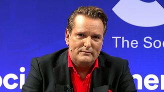 Ralf Dümmel kämpft mit den Tränen