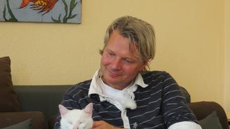 Kater Flocke - Taub & unvermittelbar?