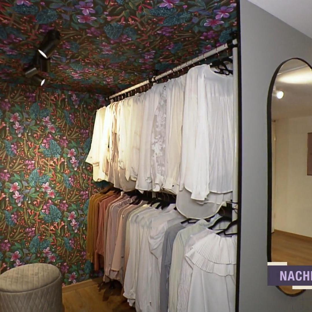 Dieses Bild zeigt nur einen kleinen Bereich von Annikas neuem begehbaren Ankleideparadies im Boutique-Style Dieses Bild zeigt nur einen kleinen Bereich von Annikas neuem begehbaren Ankleideparadies im Boutique-Style
