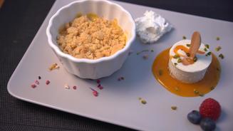 Aprikosen-Crumble und Eis am Stiel