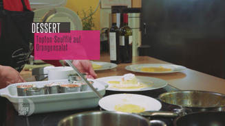 Topfen Soufflé auf Orangensalat