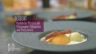 Zabaglione mit pochiertem Pfirsich