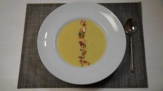 Blumenkohlcremesuppe mit Crunch