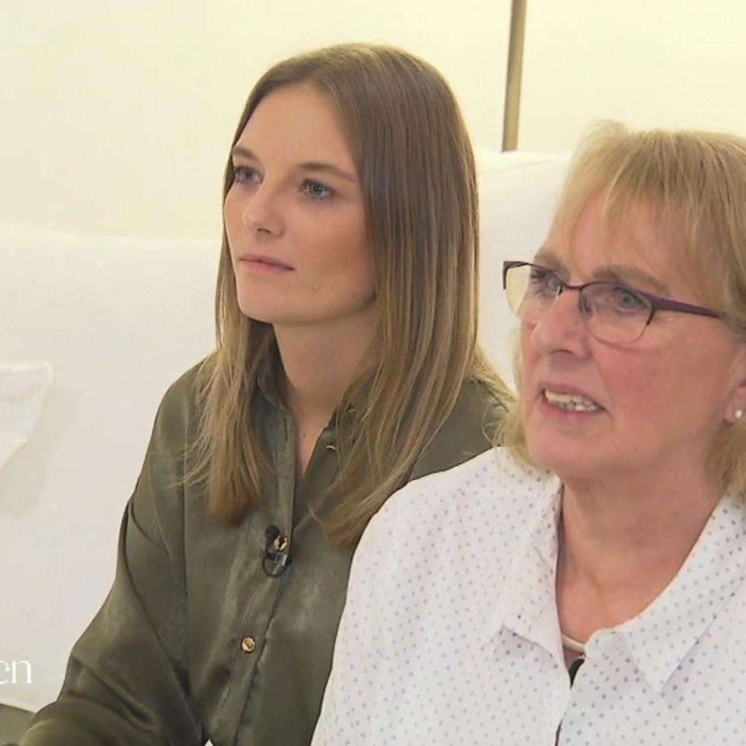 Mamas skeptischer Blick zeugt nicht von großer Begeisterung Mamas skeptischer Blick zeugt nicht von großer Begeisterung