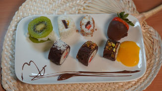 Süßes Sushi: Kokos-Schoko-Pfannkuchen
