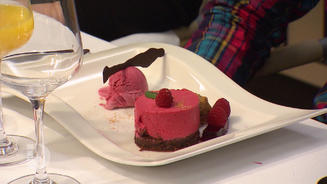 Himbeertörtchen mit Himbeereis