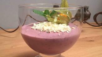 Rotweinmousse mit weißer Schokolade