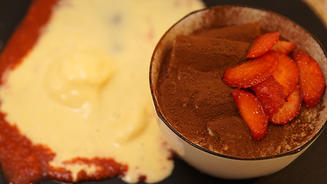  Tiramisu und Vanilleeis