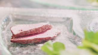 Blattspinat mit Rinderfilet