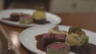 Rehrücken mit Spitzkohl & Steinpilzen