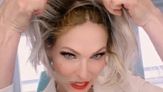 Sonya Kraus zeigt Perücken-"Fiffi" 