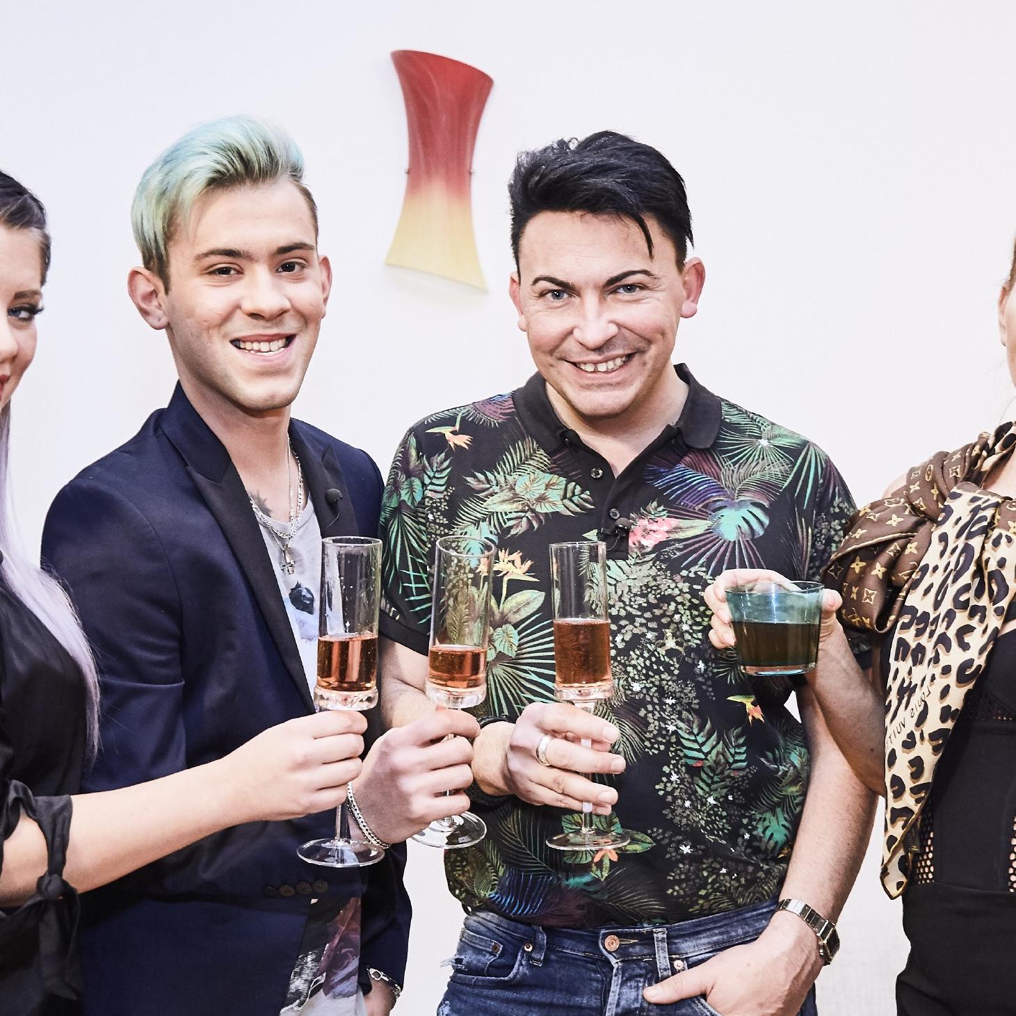 Mit Matthias Mangiapane, Tatjana Gsell, Jenny Frankhauser und Daniele Negroni Mit Matthias Mangiapane, Tatjana Gsell, Jenny Frankhauser und Daniele Negroni