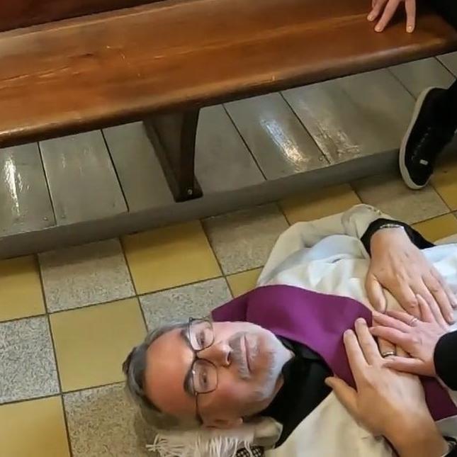 Vor dem Eintreffen der Rettungskräfte war die Lage für den Priester noch dramatischer