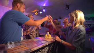 In Sebastians Partykeller geht´s ab