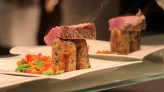 Rinderfilet mit Oliven-Semmelknödel