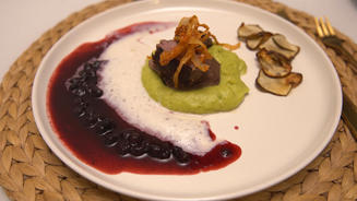 Bergisch Beef auf Erbsen-Minz-Espuma