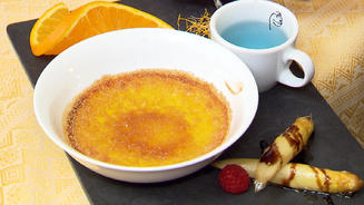 Mango Creme Brûlée mit Chili-Spargel