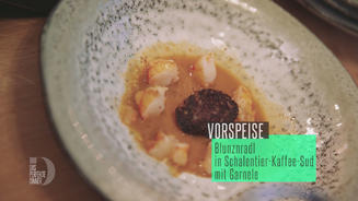 Blunznradl in Schalentier-Kaffee-Sud