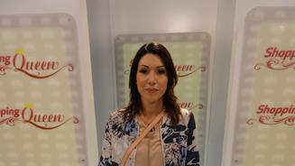 Nathalie kombiniert zwei Trendfarben