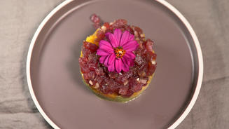 Thunfischtartar mit Mango  Avocado 