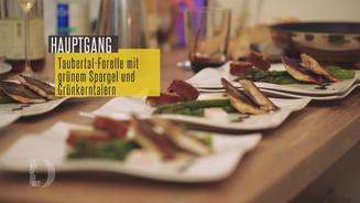 Taubertal-Forelle mit grünem Spargel