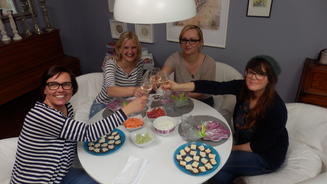 Vier "Kölsche Mädche" wollen die Krone