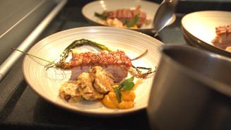 Schweinsbraten mit Serviettenknödeln