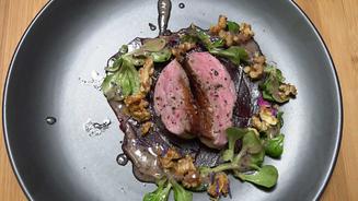Entenbrust mit Rote Bete Carpaccio