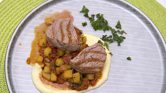 Kalbsfilet auf Paprika-Kartoffel Sud