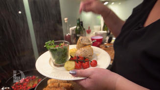 Cremig gefüllte Poulardenrolle