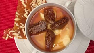 Mandelmousse mit Feigen in Tabaksauce