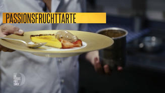 Passionsfruchttarte mit Schokoladeneis
