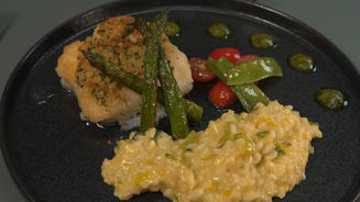 Kabeljau mit Risotto, Gemüse und Pesto