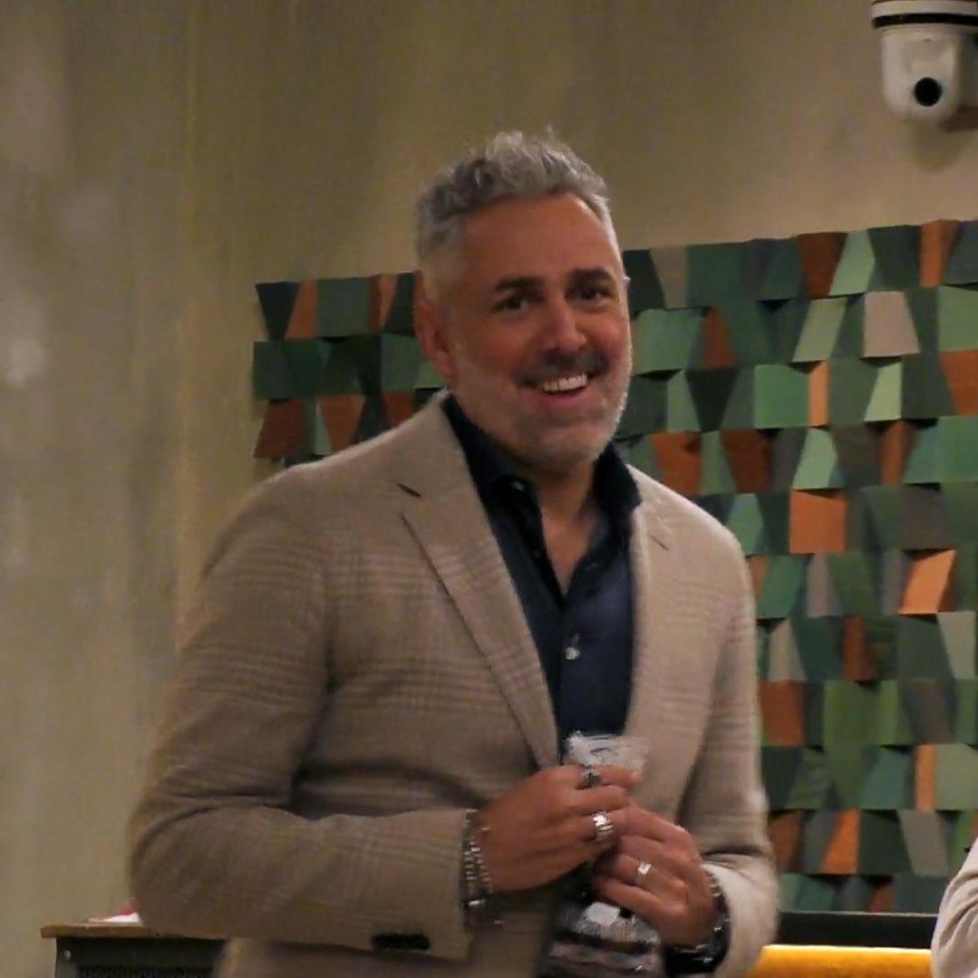 \First Dates\-Gastgeber Roland Trettl freut sich über die „Pferdeäppel“ \First Dates\-Gastgeber Roland Trettl freut sich über die „Pferdeäppel“