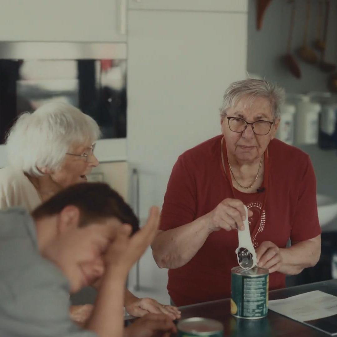 Toast Hawaii - eine unerwartete Herausforderung für die Senioren. Toast Hawaii - eine unerwartete Herausforderung für die Senioren.