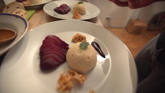 Weinbirnen mit Zimteis