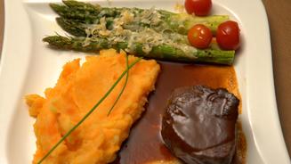 Rosa gebratenes Rinderfilet