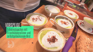 Erbsencappuccino mit Milchschaum