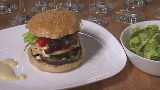 Vegetarischer Burger mit Pesto