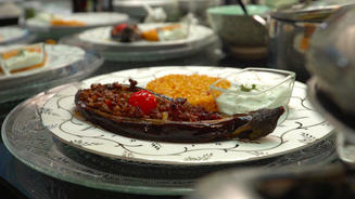 Karniyarik mit Tomatenbulgur