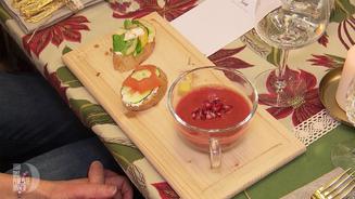 Rote-Bete-Suppe trifft Granatapfel