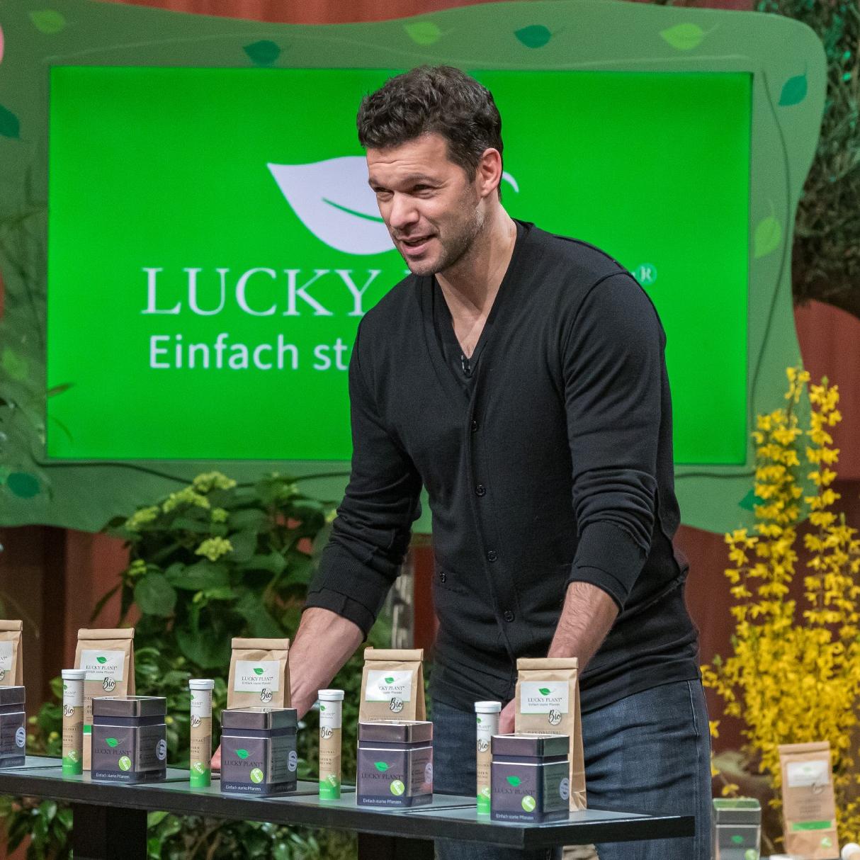 Michael Ballack und seine beiden Geschäftspartner präsentieren in der neuen Staffel von \Die Höhle der Löwen\ ein Produkt, von dem Gärtner begeistert sein werden Michael Ballack und seine beiden Geschäftspartner präsentieren in der neuen Staffel von \Die Höhle der Löwen\ ein Produkt, von dem Gärtner begeistert sein werden