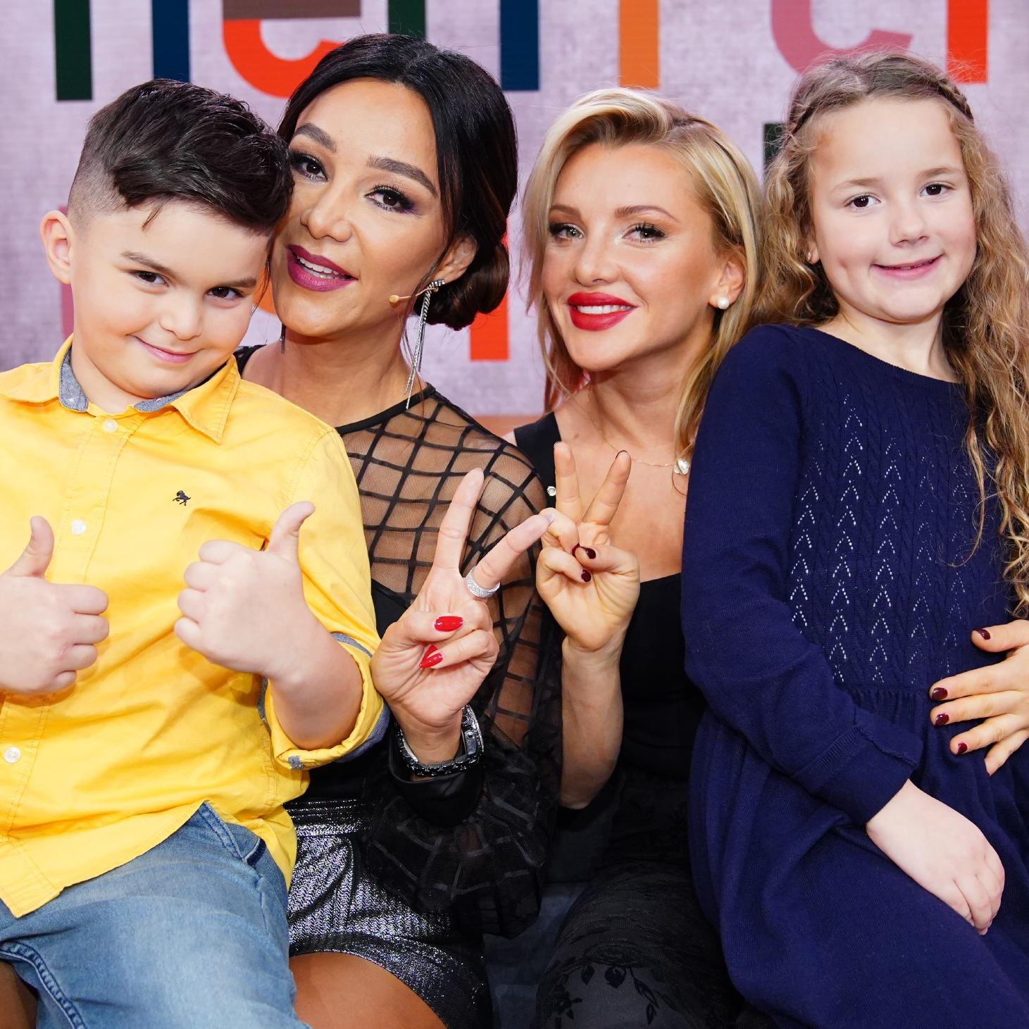 V.l.: Santino Bibaj, die Promi-Paten Verona Pooth und Evelyn Burdecki mit Lilly Junker V.l.: Santino Bibaj, die Promi-Paten Verona Pooth und Evelyn Burdecki mit Lilly Junker